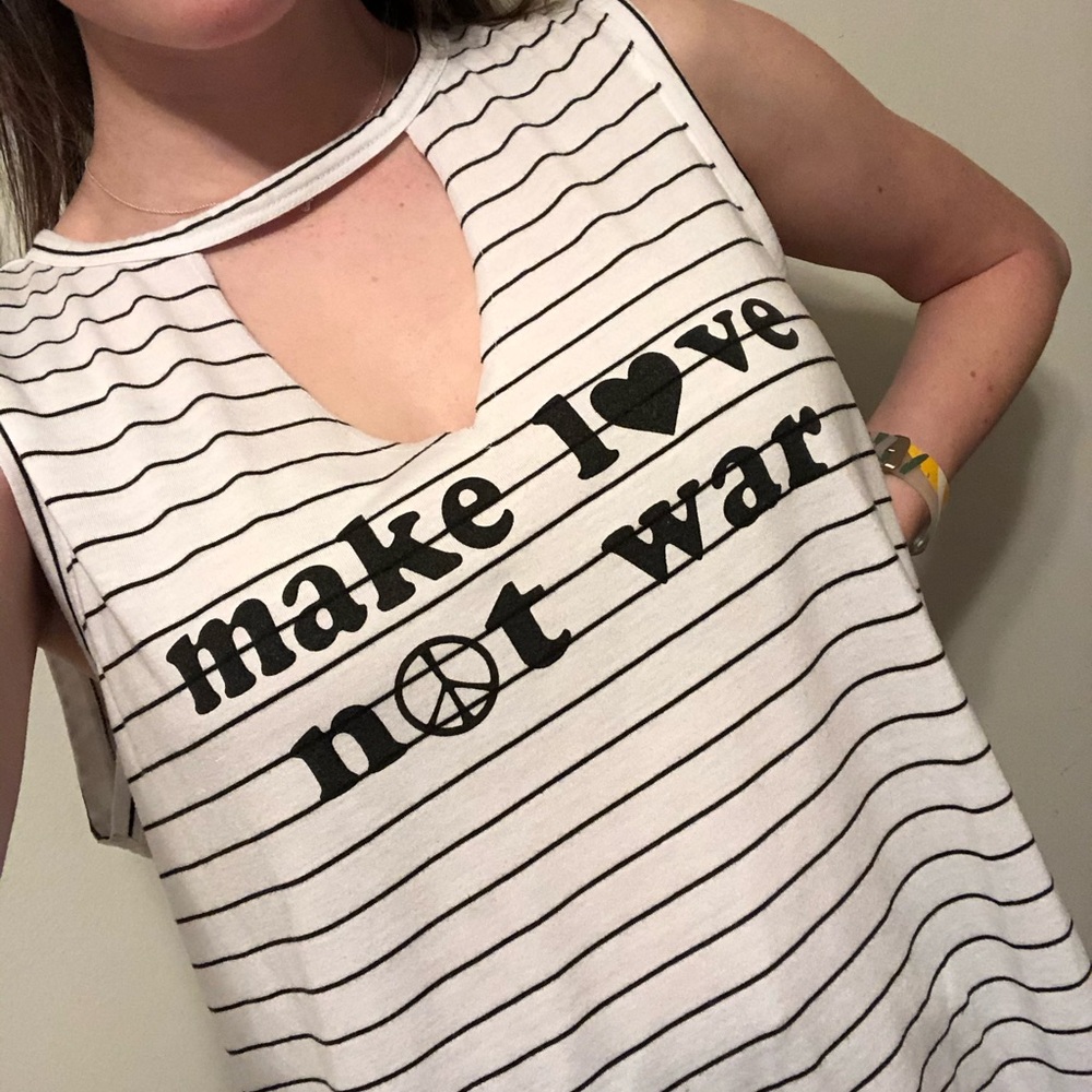 Graphic tank